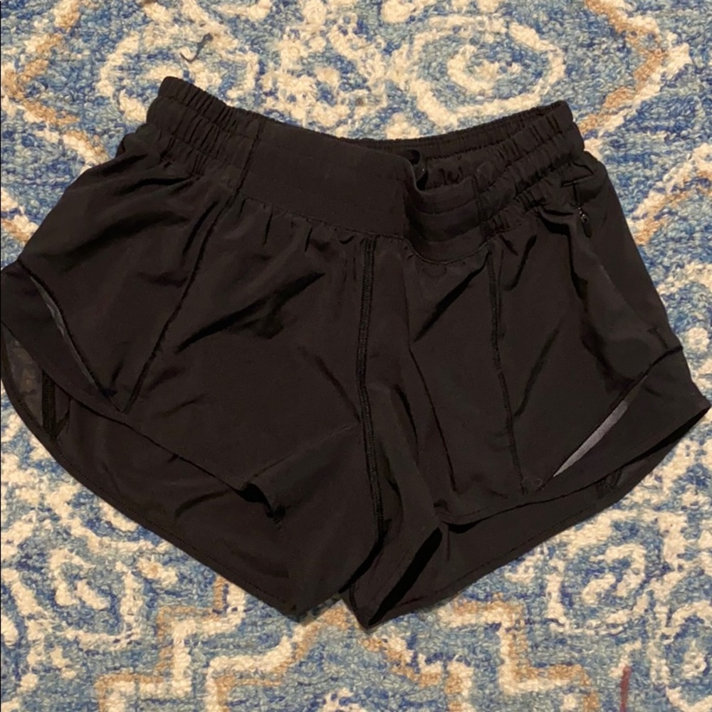 NWOT black lululemon hotty hot shorts